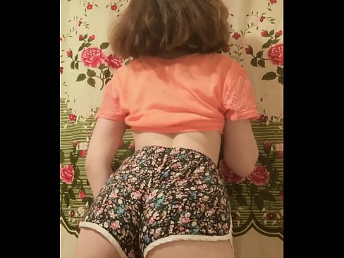 ❤️ Nena jove sexy despullant-se els pantalons curts davant la càmera Porno rus al porno ca.shufflesex-com.ru ☑
